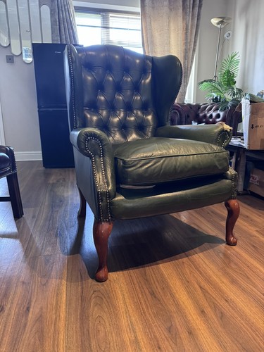 Chesterfield wing back vintage - chesterfield,
