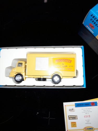 Corgi scale trucks - corgi, 1