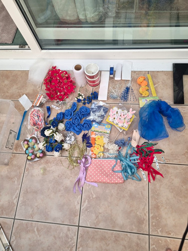 Mixed craft decorations job - ,