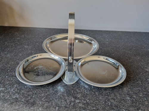 Silver coloured metal - metal, tier