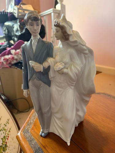 Nao lladro wedding day - by,