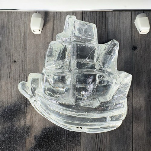 Pukeberg sweden art glass - sweden,