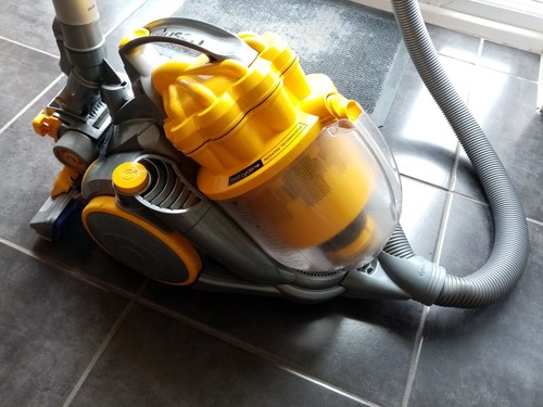 Dyson dc08 vacuum cleaner - dyson,