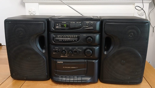 Vintage 90s sanyo cassette - cd,