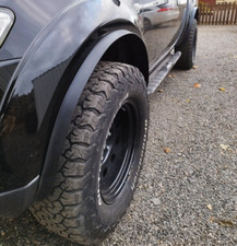 Flexible universal wheel arch