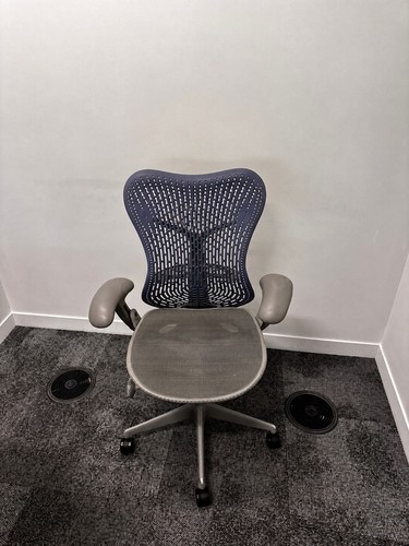 Herman miller mirra - herman,