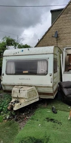 Scrap caravan damp or - scrap, caravan.