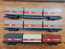 Hornby Container Wagons x 3 with Containers (Freightliner)
