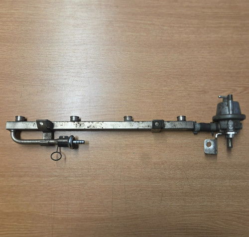 Cosworth 4x4 fuel rail - yb,