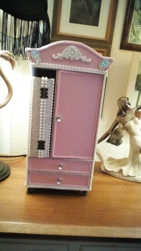 Stunning handcrafted wooden - stunning,