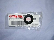 Yamaha TD1B / TD1C / TD2 / TD2B Kick Starter Oil Seal. Gen Yam. New  (B14E)