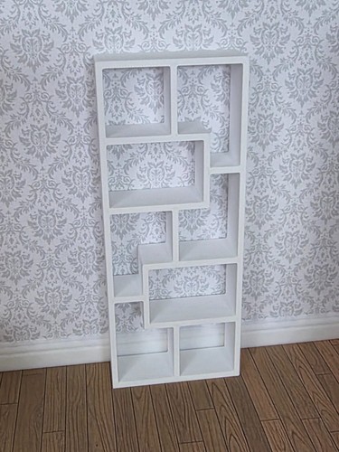 Scale dolls house - dolls,
