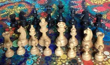 VINTAGE WOODEN CHESS SET