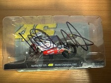 VALENTINO ROSSI HAND SIGNED 1/18 APRILIA RS 125 1997 CHAMPION MODEL MOTOGP PROOF