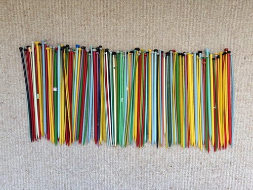 150 vintage plastic knitting - 150,