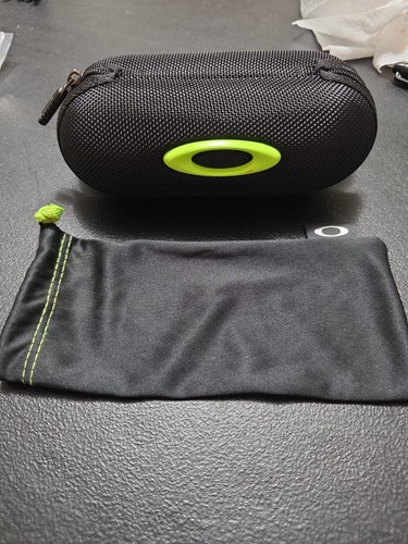 2014 oakley small vault - xs/small,