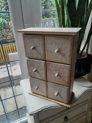 Shabby chic white washed