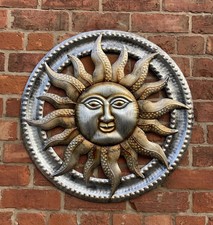 COLOURED METAL SUN FACE WALL