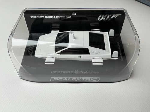 Scalextric james bond - james, lotus
