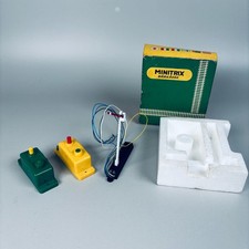 TRIX EXPRESS 6756 HO GAUGE SIGNAL AND SWITCHES X2 - MODEL RAILWAY - UNTESTED