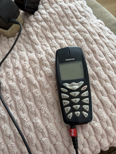 Vintage nokia 3310 brick - nokia,