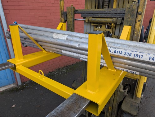Forklift mounted pipe tube - mounted,