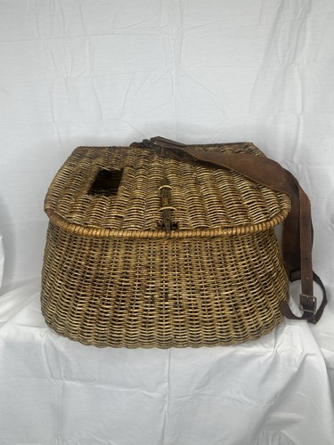 Vintage large wicker - large, fishing