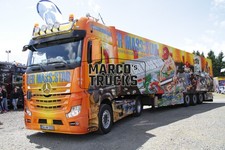 Truck Photo Mercedes-Benz