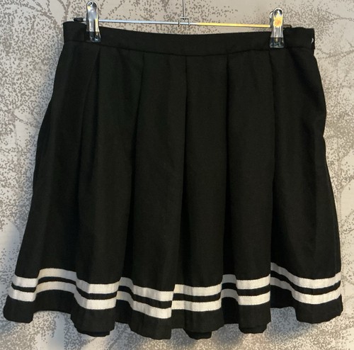 Hot topic black pleated tennis - hot,