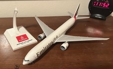 Boeing 777-300ER Emirates A6-ENV scale 1:200 Gemini200