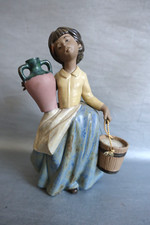 Nao Lladro Enameled Sandstone