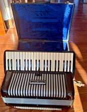 Vintage Wurlitzer 120‑Bass