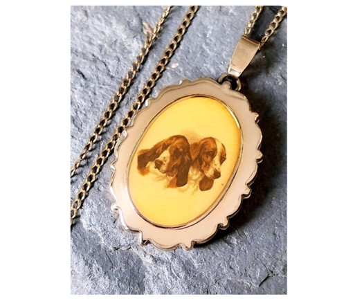 Large 9ct gold oval locket - large,