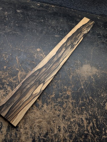 Pale moon ebony - ebony, short