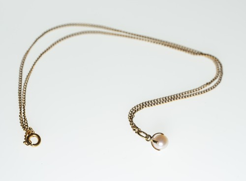 Pearl 9ct gold setting - gold, and