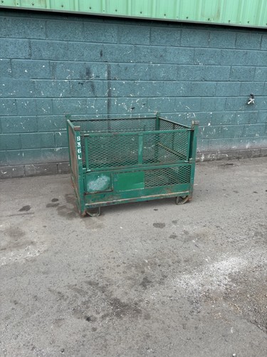Stillage crates