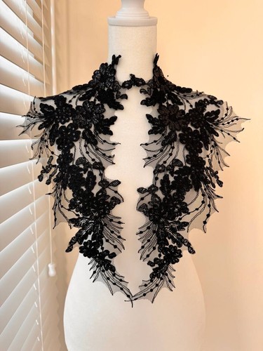 Black applique - applique, 9”)