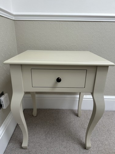 Laura ashley beside - ashley, in