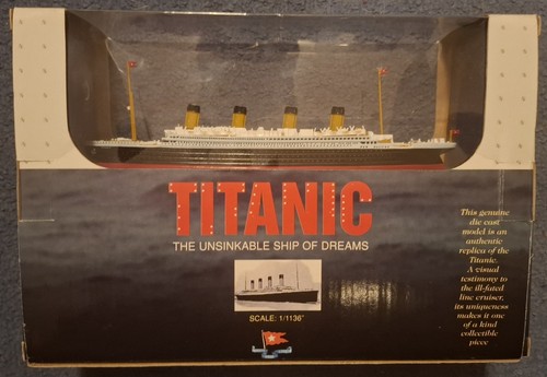 Die cast 1136 model - model, of