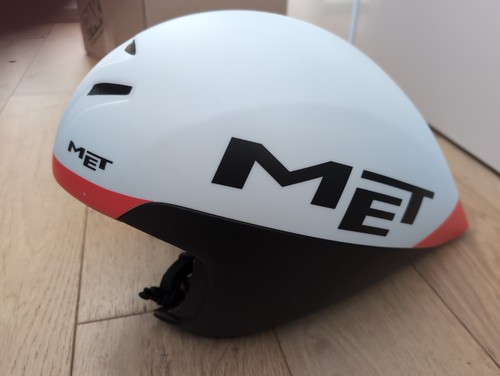 Met drone wide - met, helmet