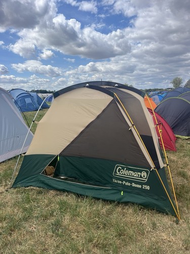 Coleman three pole dome 250 - pole,