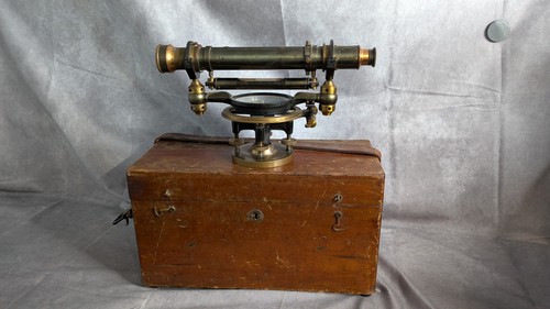 Vintage queen engineer - vintage,