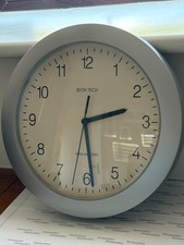 Zeon Tech - Radio Controlled Wall Clock - Good working condition