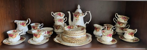 Royal doulton old country - old,