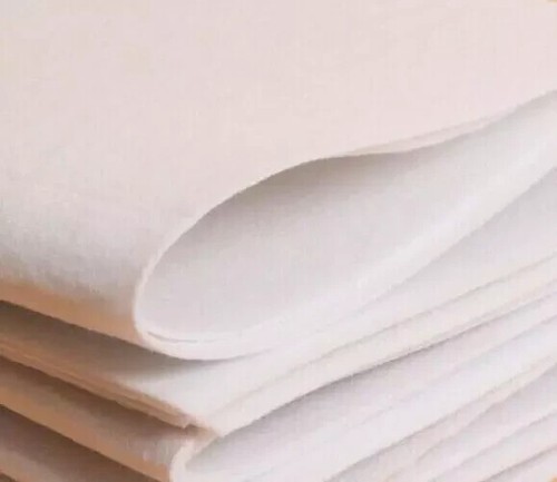 Iron fusible white fleece - on,