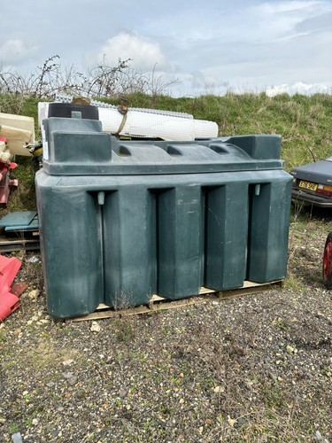 Bunded tank approx 2000l - bunded, used