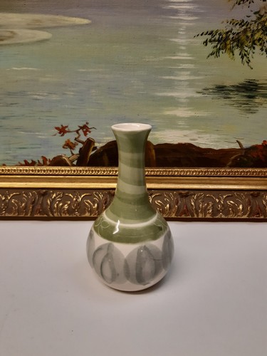Vintage guernsey pottery vase - pottery,