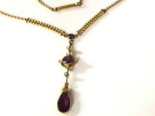 Pretty Antique Victorian 9 ct