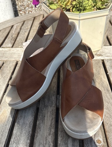 Pikolinos tan brown leather - tan,