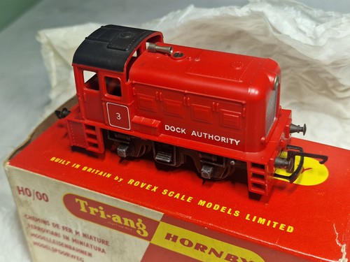 Triang r253 red dock - triang,